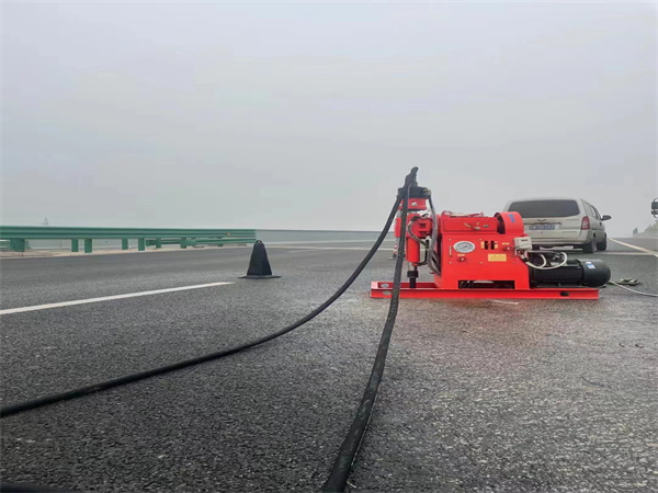 新郑马路路基路面开裂下沉注浆加固灌浆